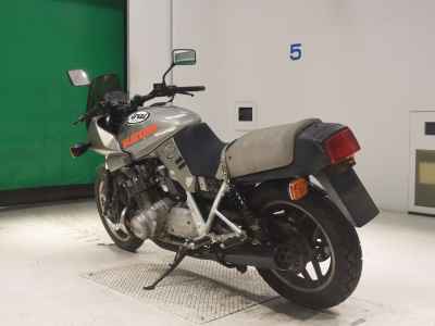 Suzuki GSX750S Katana