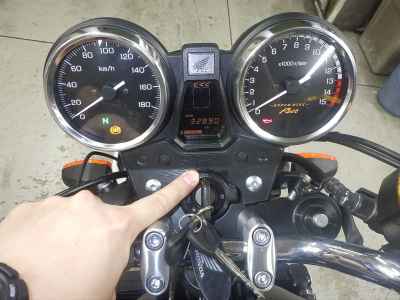 Honda CB400SF 2021