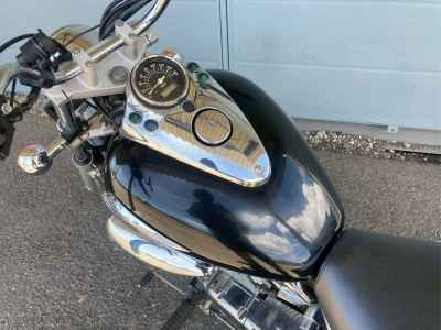 Suzuki Intruder 250LC