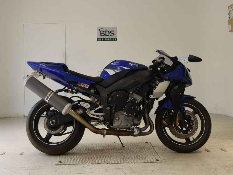Yamaha YZF-R1