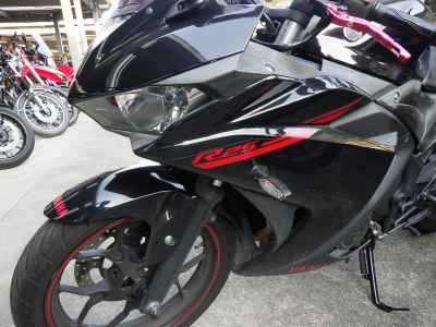 Yamaha YZF-R25 2015