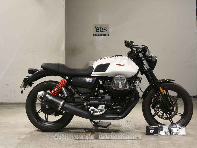 Moto Guzzi V7 Stone 2024