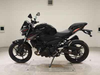 Kawasaki Z400 2025