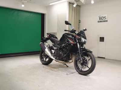 Kawasaki Z400 2025