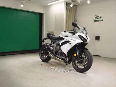 Triumph Daytona 660 2024