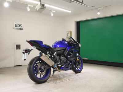 Yamaha YZF-R7 2025