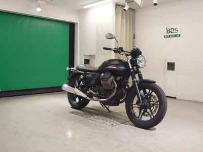 Moto Guzzi V7 Stone 2014