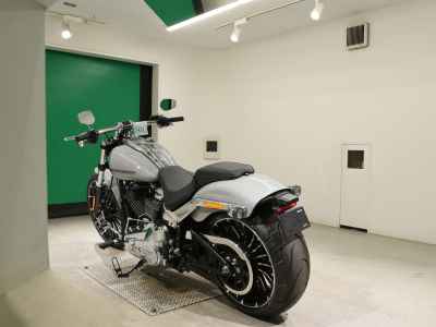 Harley-Davidson Breakout FXBR1920 2025