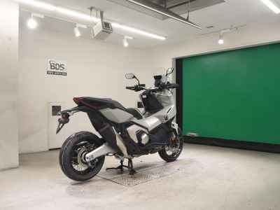 Honda X-Adv 750 2025