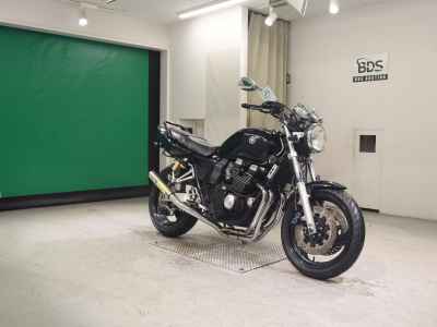 Yamaha XJR400 2006