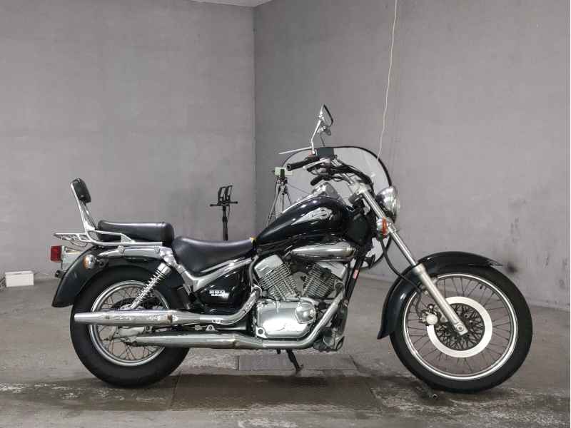 Suzuki Intruder 250LC 2005