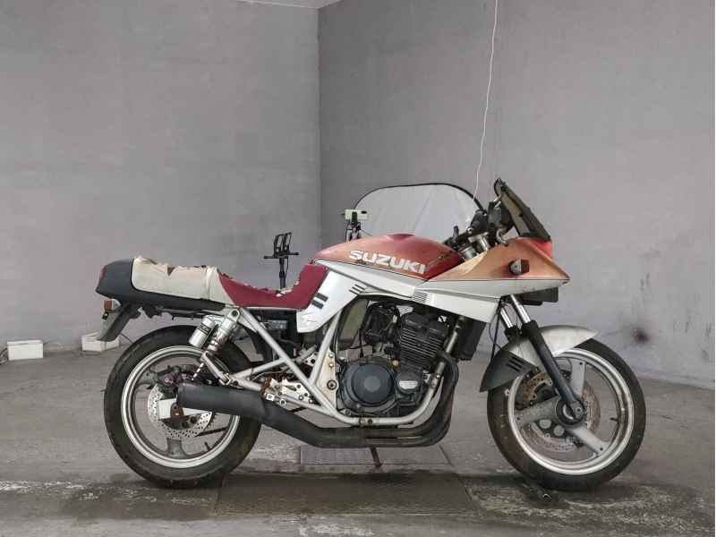Suzuki GSX250S Katana