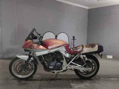 Suzuki GSX250S Katana