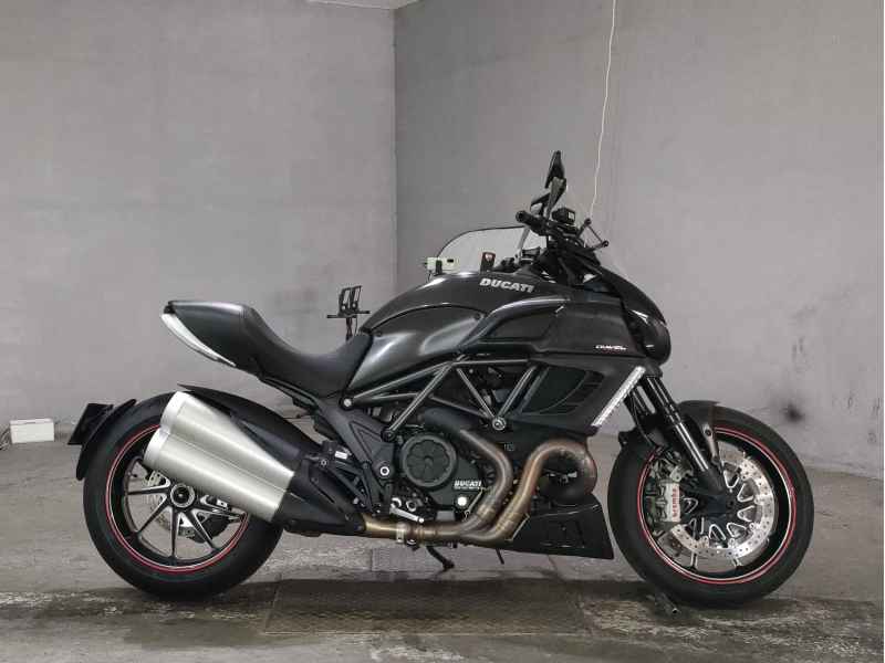 Ducati Diavel Carbon 2011
