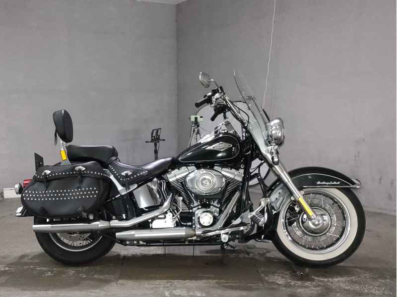Harley-Davidson FLSTC1580 2015