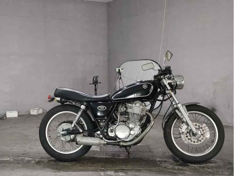Yamaha SR400