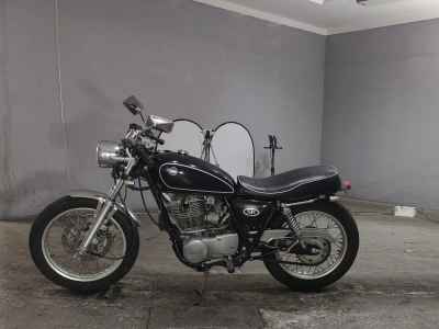 Yamaha SR400