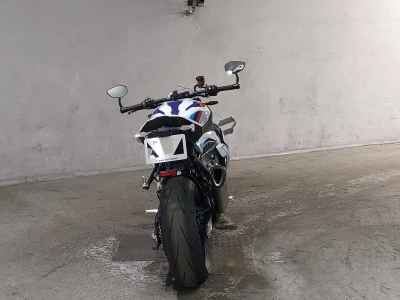 BMW M1000R 2024