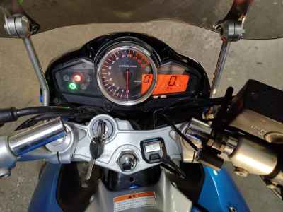 Suzuki GSR250