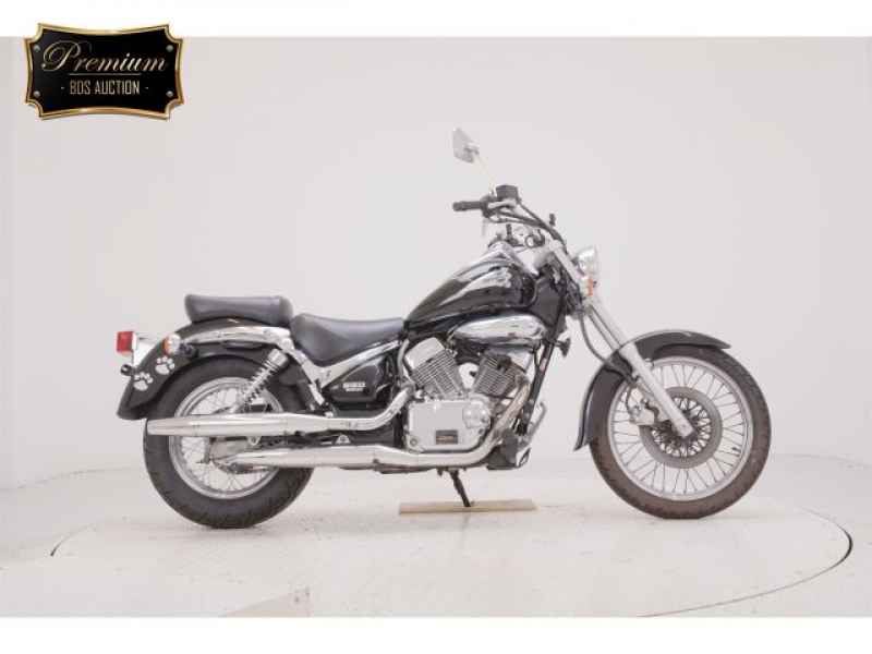 Suzuki Intruder 250LC