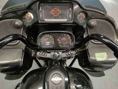 Harley-Davidson Road Glide FLTRXSE1923 CVO 2017