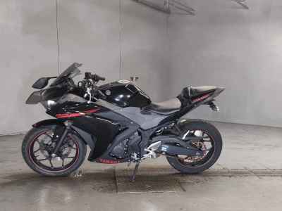 Yamaha YZF-R25 2015