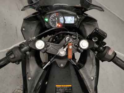 Yamaha YZF-R25 2015