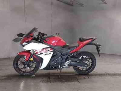 Yamaha YZF-R25 2015