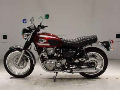 Kawasaki W800 2022