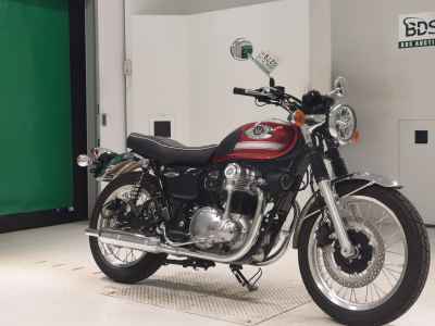 Kawasaki W800 2022