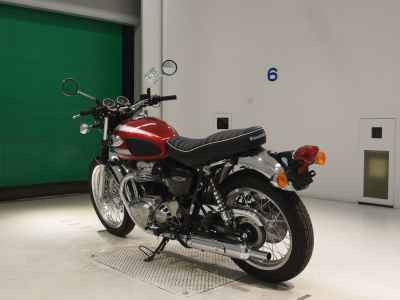 Kawasaki W800 2022