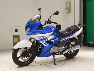 Suzuki GSR250F