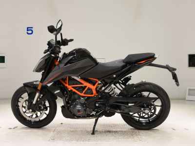 KTM 390 Duke 2025