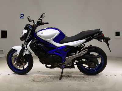 Suzuki Gladius SFV400 2012