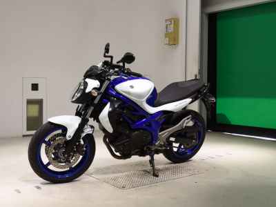 Suzuki Gladius SFV400 2012