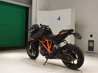 KTM 1290 Super Duke R 2016
