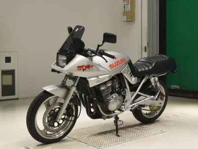 Suzuki GSX250S Katana