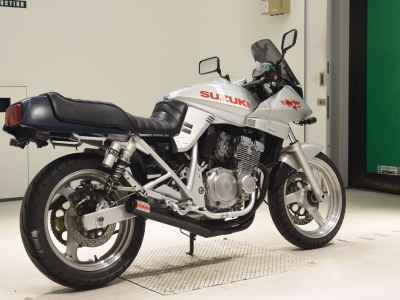 Suzuki GSX250S Katana