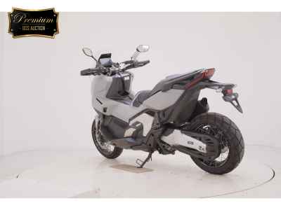 Honda X-Adv 750 2025