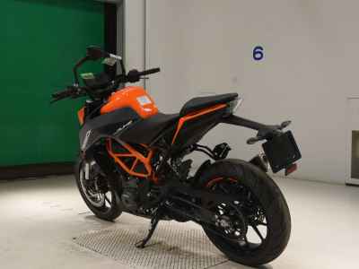KTM 390 Duke 2025