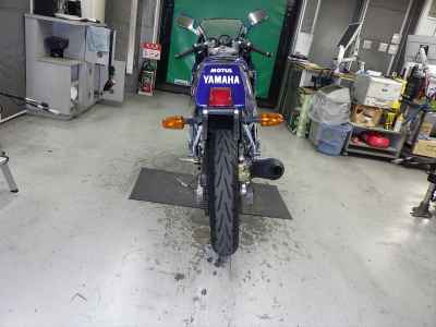 Yamaha FZR250
