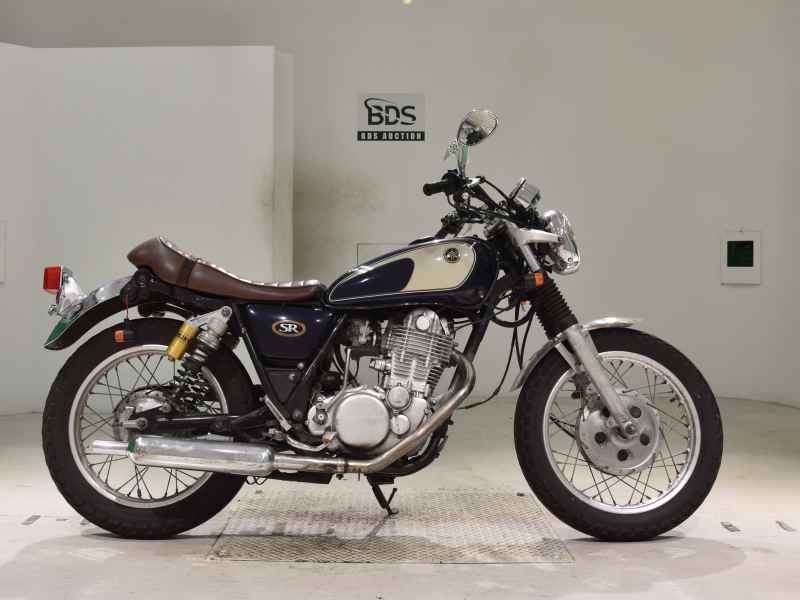Yamaha SR400 2025