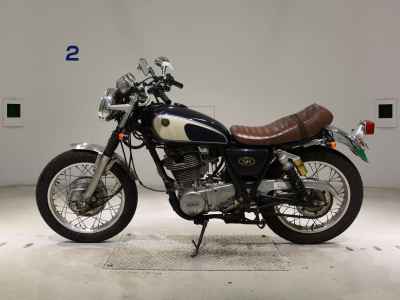 Yamaha SR400 2025