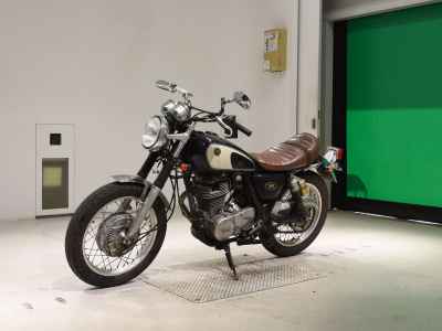 Yamaha SR400 2025