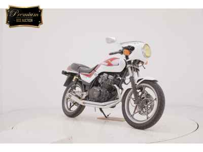 Suzuki GSX250E