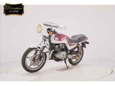 Suzuki GSX250E