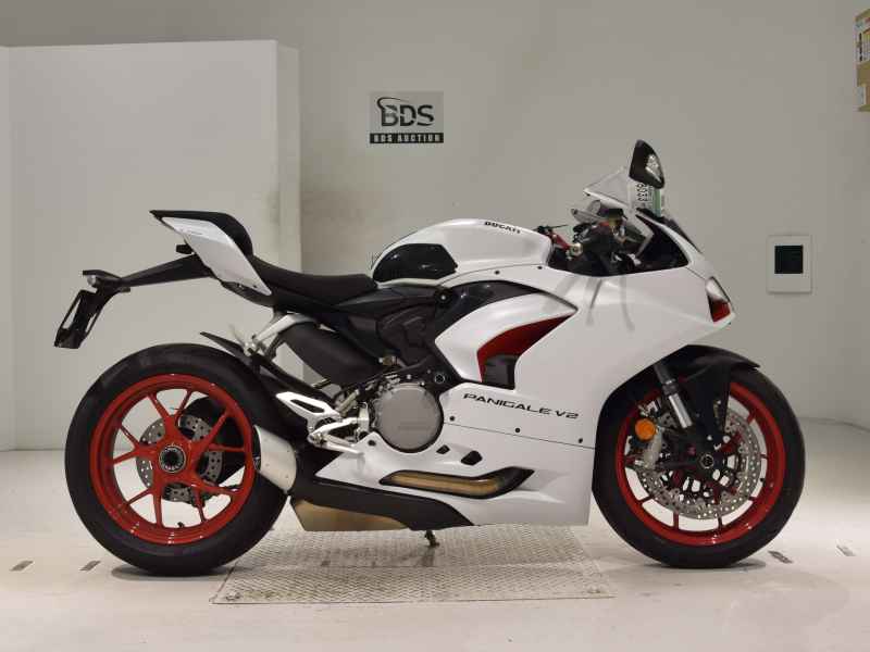Ducati Panigale V2 2021