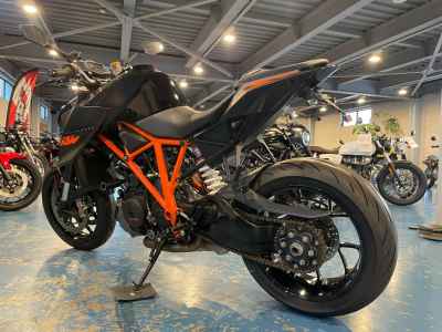 KTM 1290 Super Duke 2015