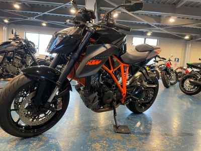 KTM 1290 Super Duke 2015