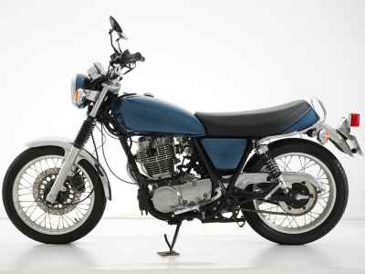 Yamaha SR400 2021